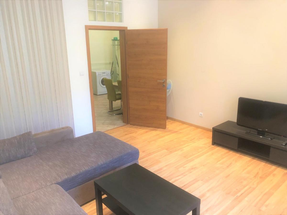Corvin Square Apartment บูดาเปสต์ ภายนอก รูปภาพ